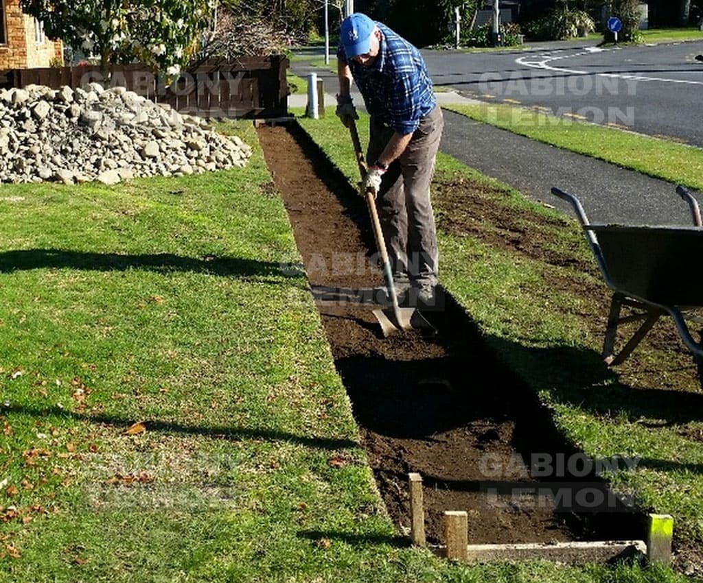 podklad pod gabionovy plot